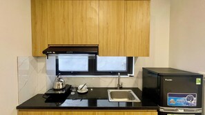 Estudio Deluxe, balcón | Minibar, espacio para trabajar con laptop, insonorización y wifi gratis 