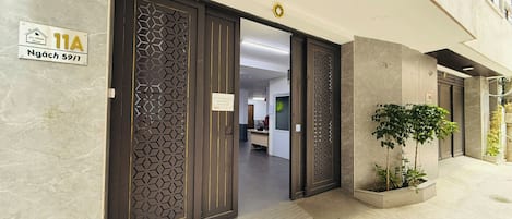 1 habitación, minibar y espacio para trabajar con laptop