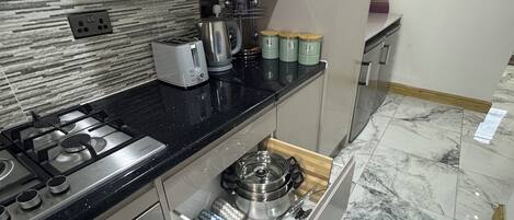 Fridge, microwave, oven, stovetop