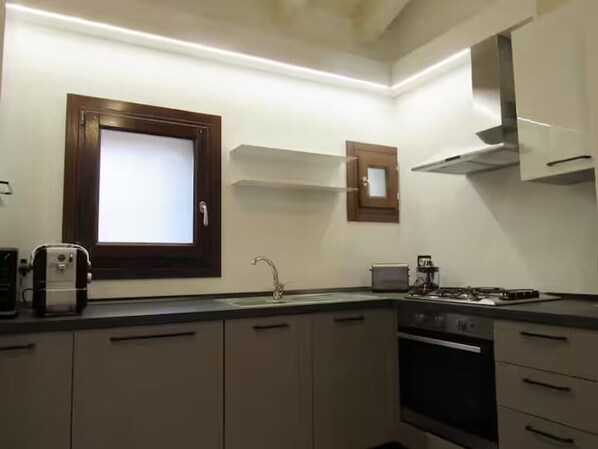 Microwave, oven, dishwasher - House Pol - On Bassano's Hill Relax & Comfort (Colombara)