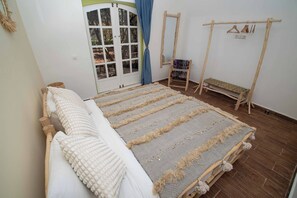 5 chambres, fer et planche à repasser, Wi-Fi, draps fournis