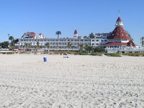 South Park 1 House 2 Full Apartments w Laundry