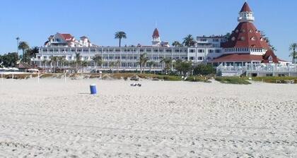 South Park 1 House 2 Full Apartments w Laundry