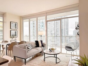 Exclusive Room | Living area | Smart TV - The Welly Suites &  Towers Toronto (Toronto)