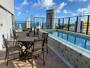 Pool - New, comfortable, excellent location. In Barra: beach, pool and carnival (Barra Salvador)
