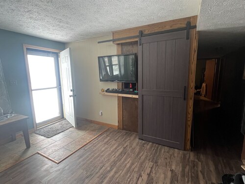 Charming Cozy Home on 2.75 acres, horse rides are available on request.