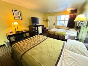 Standard-Doppelzimmer, Nichtraucher | Schreibtisch, laptopgeeigneter Arbeitsplatz, Bügeleisen/Bügelbrett