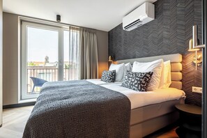 Appartement | Coffres-forts dans les chambres, bureau