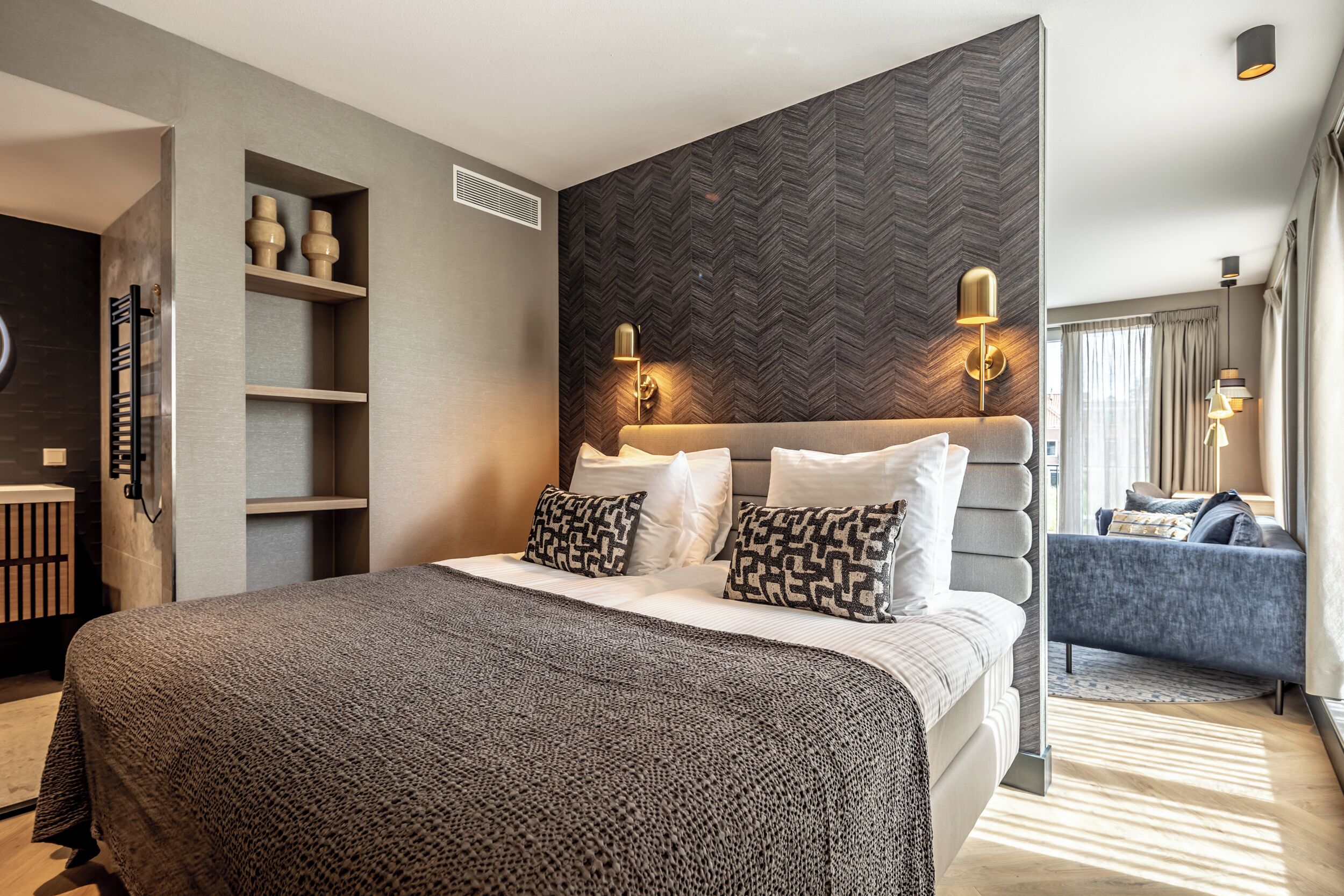 Apartment | In-room safe, desk, laptop workspace, blackout curtains