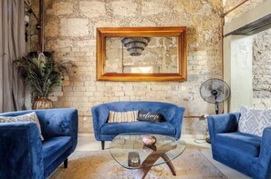 Reception - Adhoc Boutique Barrio Antiguo (Monterrey)