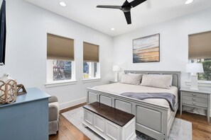 4 soverom, strykejern/-brett, reiseseng for barn og wi-fi (inkludert)