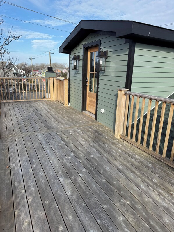 Property grounds - Gut renovated 3-bedroom apartment in historic Cape May (Cape May)