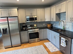 Fridge, microwave, oven, stovetop - Gut renovated 3-bedroom apartment in historic Cape May (Cape May)