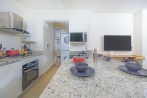 Fridge, microwave, oven, coffee/tea maker