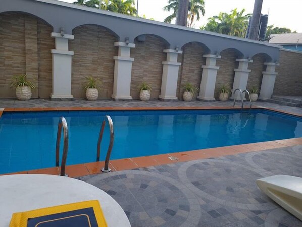 Outdoor pool - 7th Heaven Homes (Ibadan)