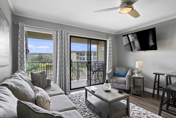 Smart TV - Memorable and Relaxing stay at our villa with Beach Front Access with Large Pool (Hilton Head Island)