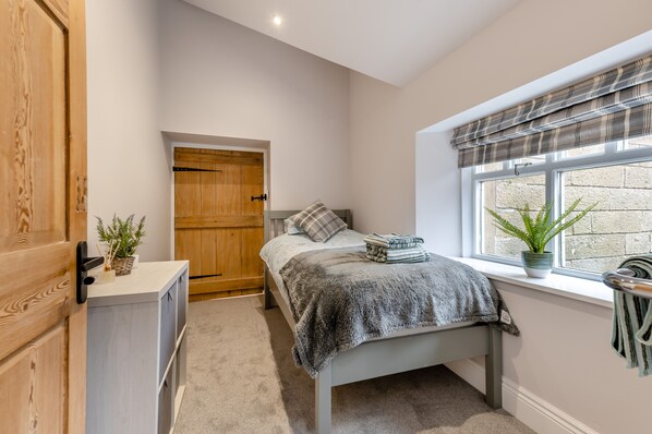 5 Schlafzimmer, Bügeleisen/Bügelbrett, WLAN, Bettwäsche