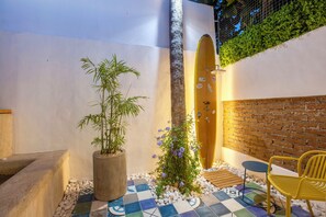 Elite Suite | In-room safe, blackout drapes, iron/ironing board, free WiFi