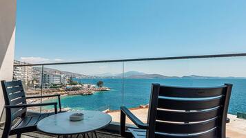 Tripla Deluxe, balcone, vista mare | Balcone