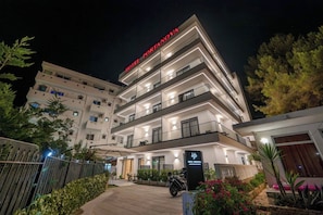 Façade de l’hébergement - soirée/nuit