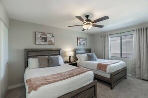 2 habitaciones, tabla de planchar con plancha, wifi y ropa de cama 