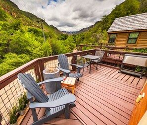 Terrace/patio - Flow Cabin | Hot Tub, Cold Plunge, Red Rock Canyon View, Stargazing Deck, Fire Pit (Sedona)