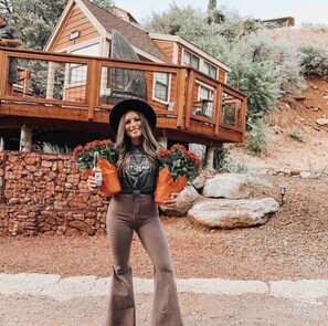 Property grounds - Flow Cabin | Hot Tub, Cold Plunge, Red Rock Canyon View, Stargazing Deck, Fire Pit (Sedona)
