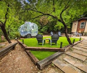 Outdoor dining - Dream Cabin | Scenic Escape w Hot Tub + Wellness Zone Near Sedona and Wine Tasting (Cottonwood)