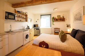 1 chambre, fer et planche à repasser, Wi-Fi, draps fournis