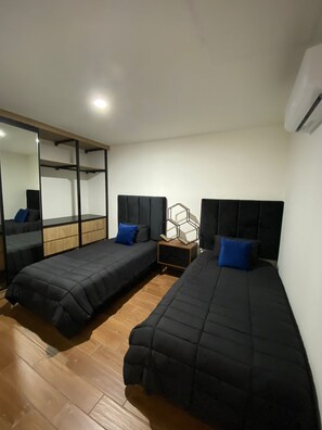 2 bedrooms, desk, free WiFi, bed sheets