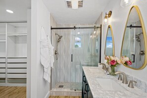 House, Multiple Beds (Coral Cove) | Bathroom - Coral Cove (Fort Myers Beach)