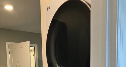 Chic 1-bedroom with AC and WiFi in trendy Brooklyn