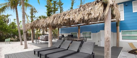 House, Multiple Beds (The Leonardo) | Outdoor dining