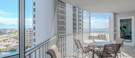 Condo, Multiple Beds (Gullwing #803) | Outdoor dining