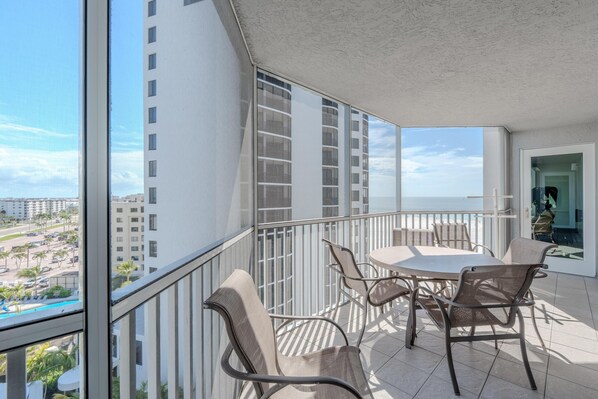 Condo, Multiple Beds (Gullwing #803) | Outdoor dining