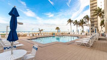 Condo, Multiple Beds (Gullwing #803) | Pool