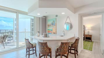 Condo, Multiple Beds (Gullwing #803) | Interior