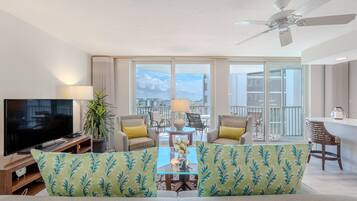 Condo, Multiple Beds (Gullwing #803) | Living area