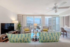 Living area - Gullwing #803 (Fort Myers Beach)