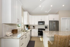 Hus, flere senger (Holiday Everyday) | Eget kjøkken | Ovn og brødrister