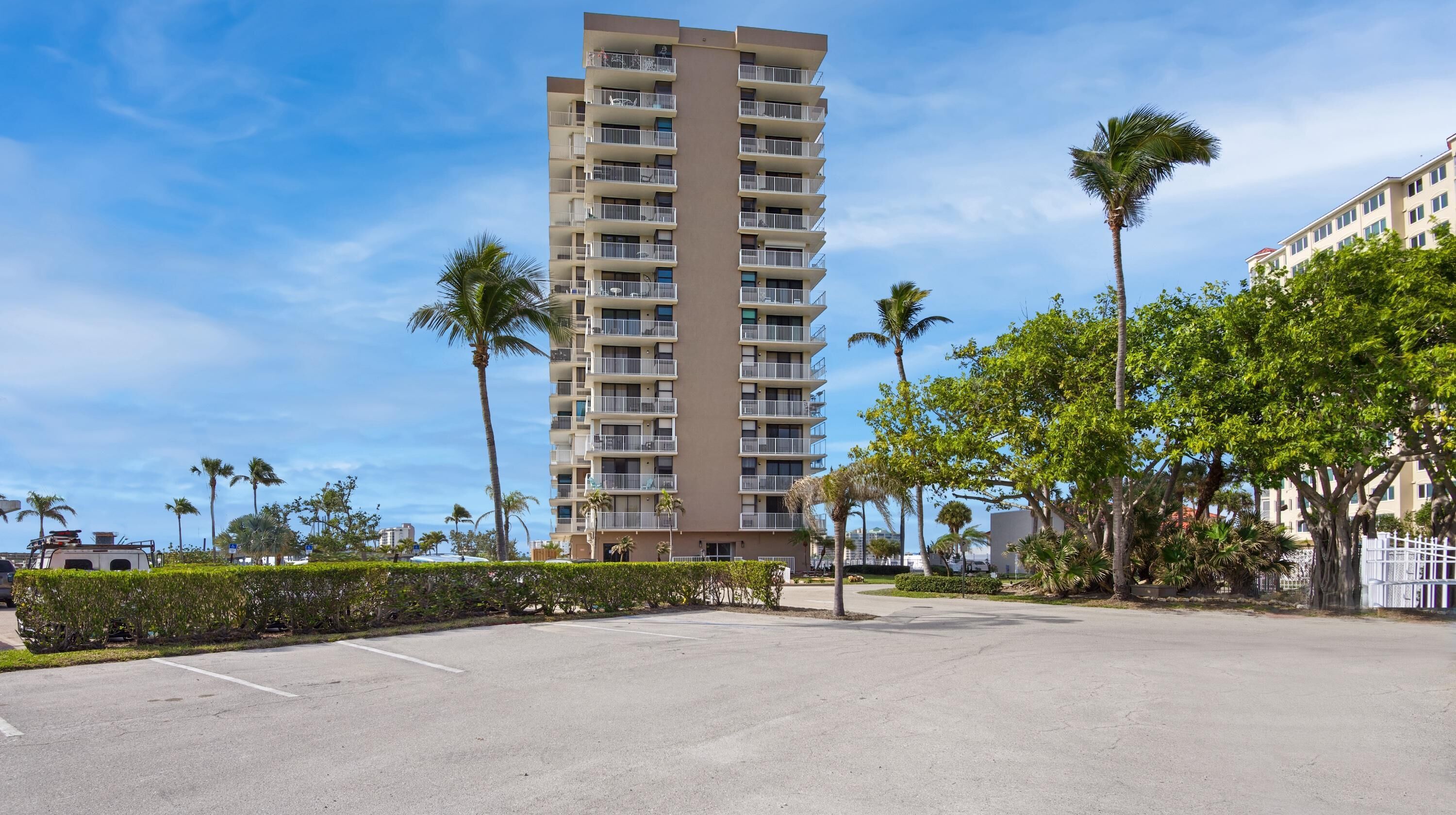 Appartamento, 1 letto king con divano letto (Lovers Key Beach Club #303) | Esterni