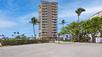 Appartamento, 1 letto king con divano letto (Lovers Key Beach Club #303) | Esterni