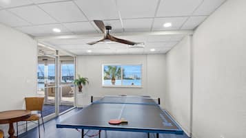 Appartamento, 1 letto king con divano letto (Lovers Key Beach Club #303) | Area giochi