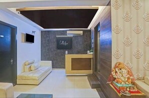 Reception - Global luxary stay  (Gurugram)