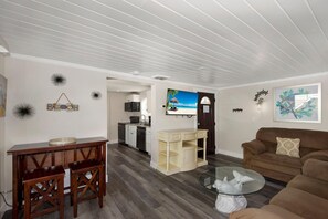 House, Multiple Beds (Tan Lines) | Living area - Tan Lines (Fort Myers Beach)
