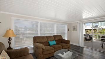 House, Multiple Beds (Tan Lines) | Living area