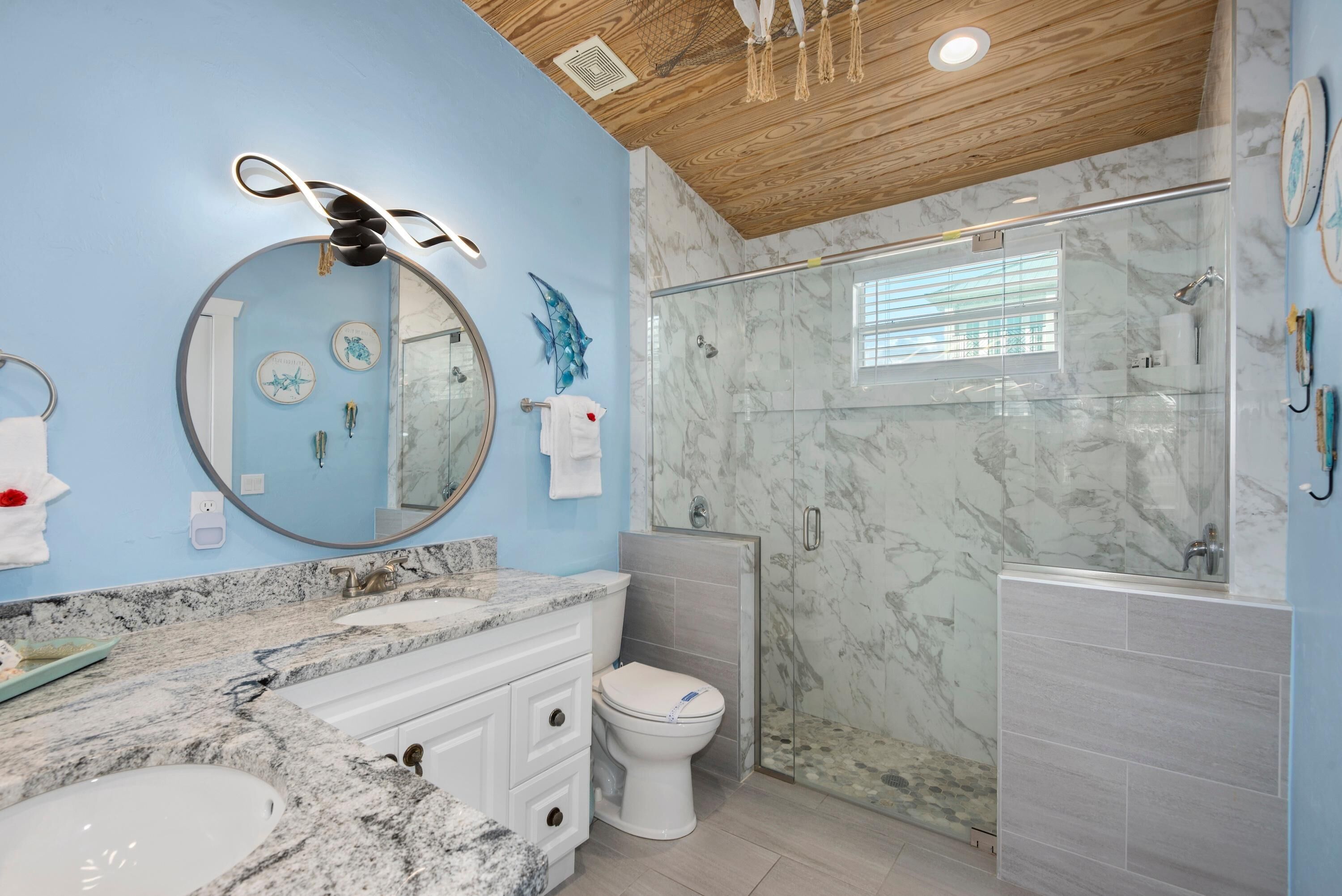 Maison, plusieurs lits (Tan Lines) | Salle de bain