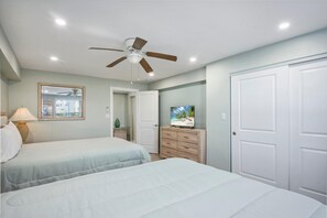 House, 2 Double Beds (Bayview Sunset Getaway B) - Bayview Sunset Getaway B (Fort Myers Beach)