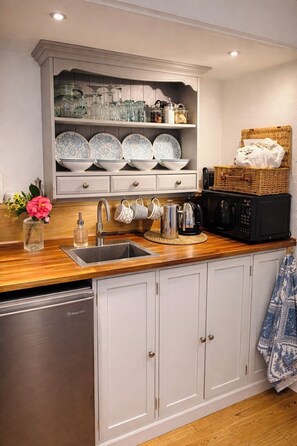 Fridge, dishwasher - Cornwall Getaway for two - The Loft (Saint Kew)