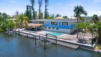 House, Multiple Beds (The Nellie) | Pool